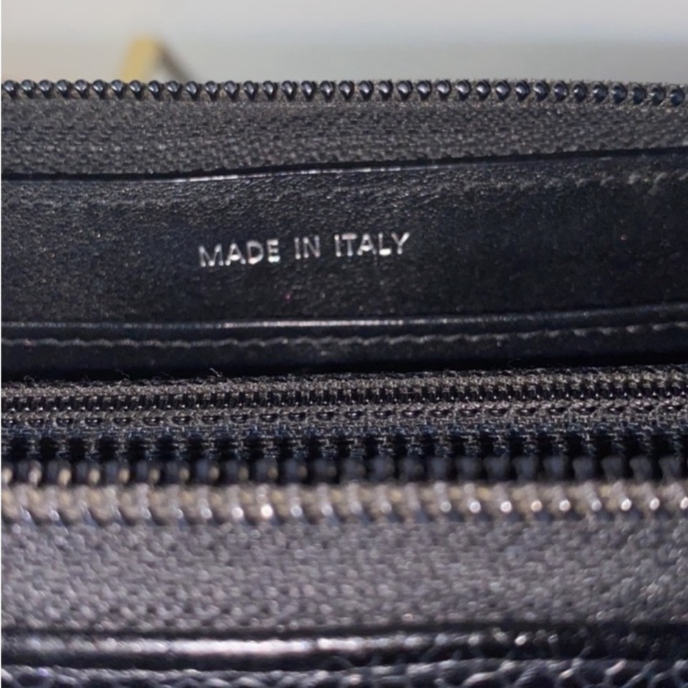 SOLDAuthentic CHANEL Zippy Wallet - Picture 4 of 16